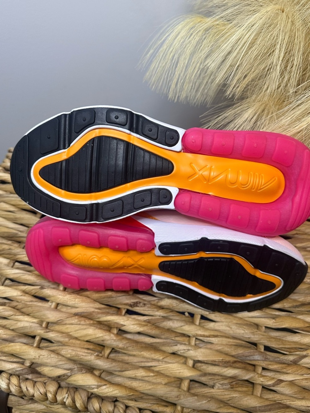 Nike Air Max 270 - Picture 10 of 14